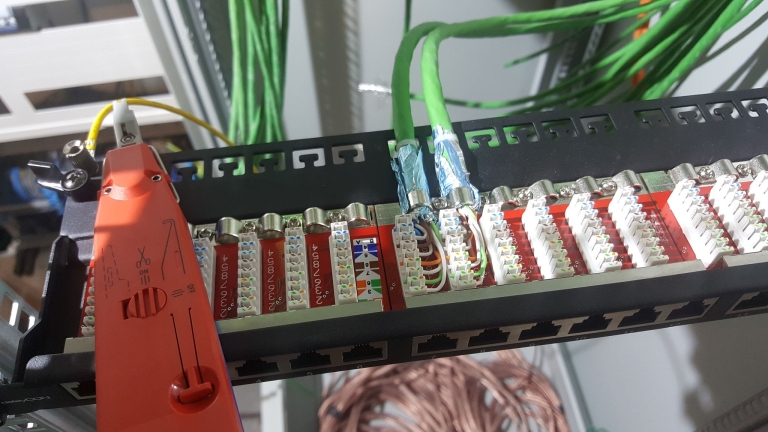 راهنمای جامع پچ پنل شبکه؛ از معرفی تا تفاوت مدل‌های UTP و SFTP